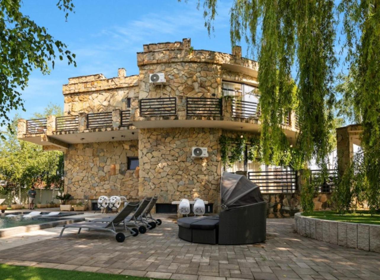 Castle Transylvania อัลบายูเลีย ภายนอก รูปภาพ